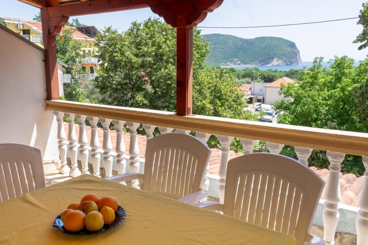 Vuko I Magdalena Midzor Appartement Petrovac Buitenkant foto
