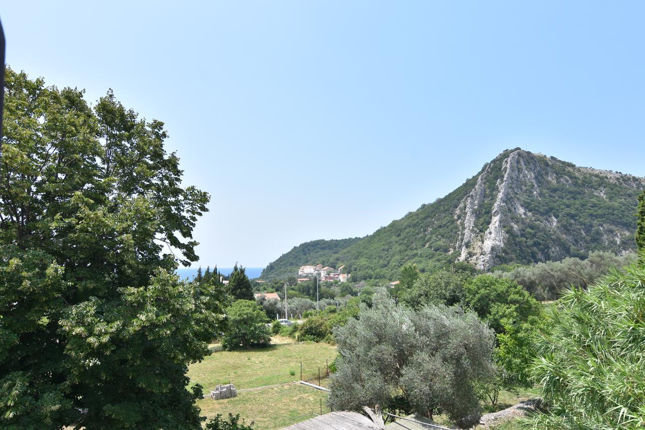 Vuko I Magdalena Midzor Appartement Petrovac Buitenkant foto