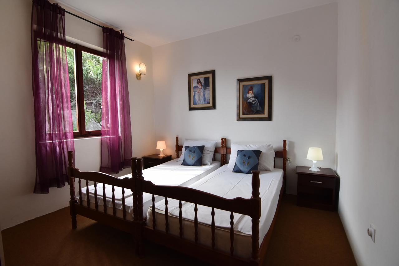 Vuko I Magdalena Midzor Appartement Petrovac Buitenkant foto
